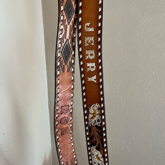 Siskiyou Wyoming Belt Buckle W/ 2 Embossed Belts - Picture 4 of 5